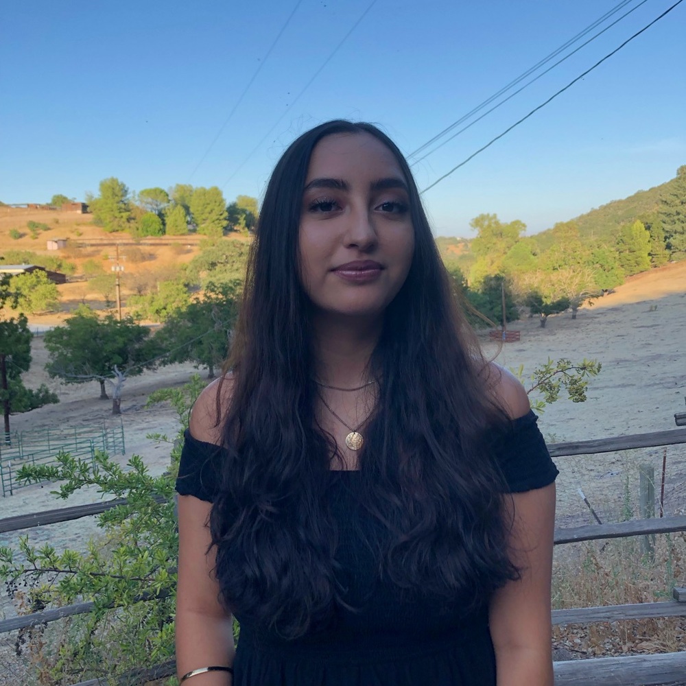 Meet your Posher, Yareli
